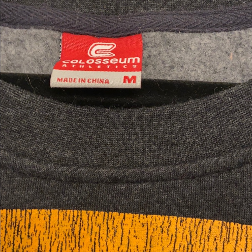 University of Tennessee Women’s Sweatshirt - Picture 3 of 5